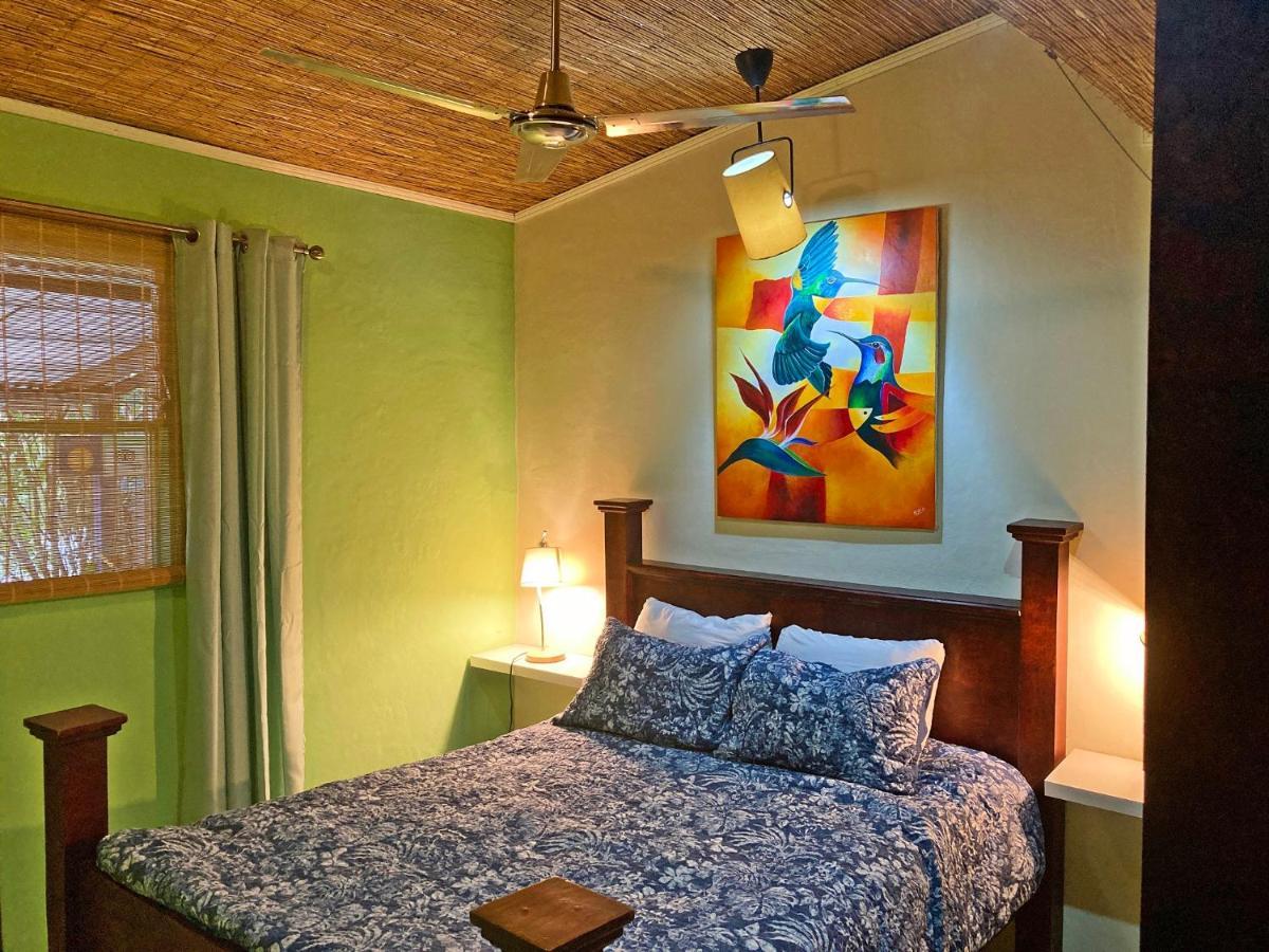 Montana Linda Hostel Ороси Экстерьер фото