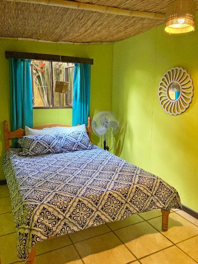 Montana Linda Hostel Ороси Экстерьер фото
