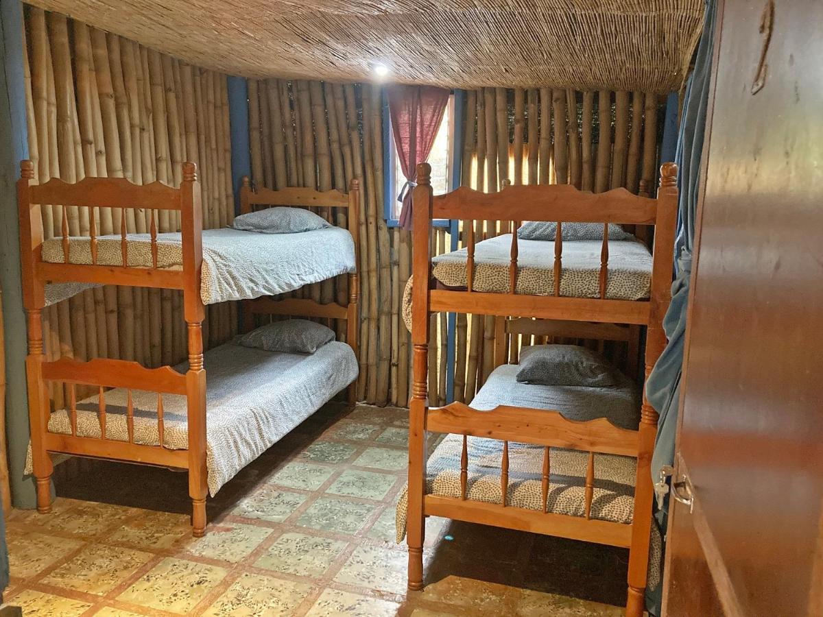 Montana Linda Hostel Ороси Экстерьер фото